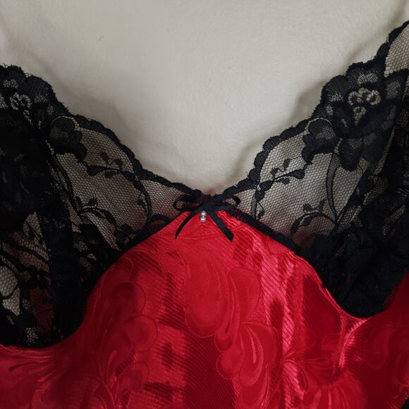 Vintage Madelon Loudon High cut Red satin Teddy with Black Lace Trim Size L - Picture 6 of 10